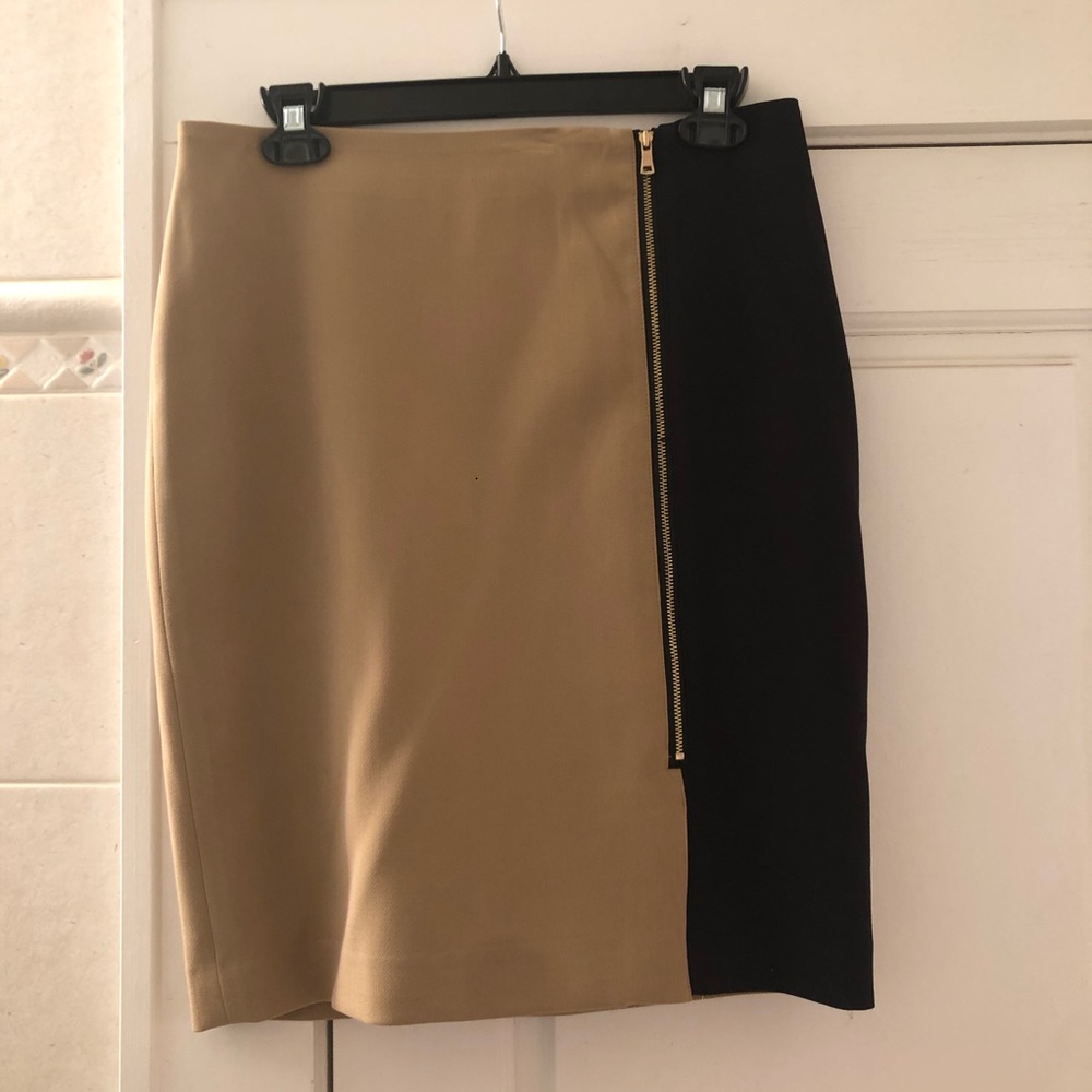 Anne Taylor s8 beige and black pencil skirt